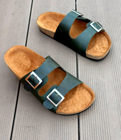 SANDALIA EN CUERO VERDE