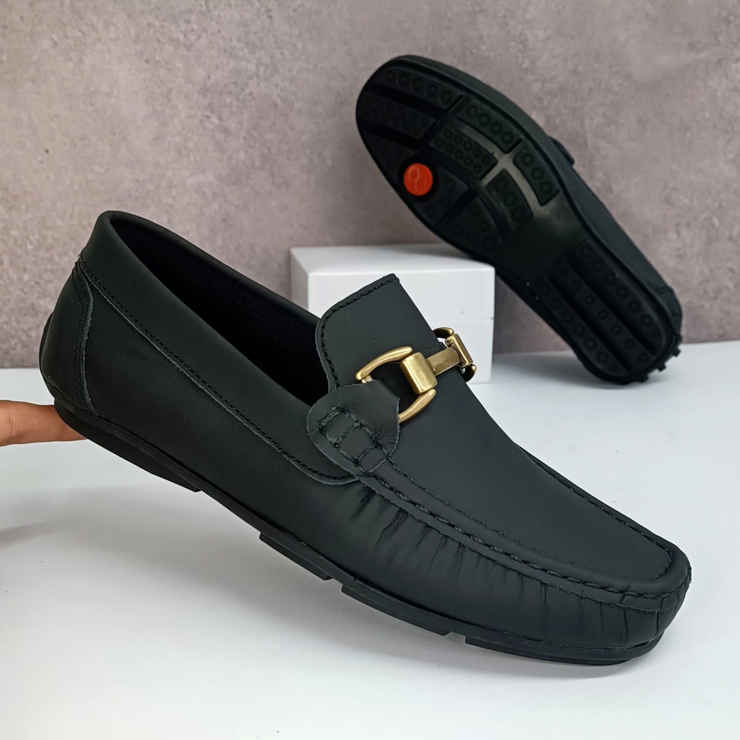 MOCASÍN EN CUERO NEGRO
