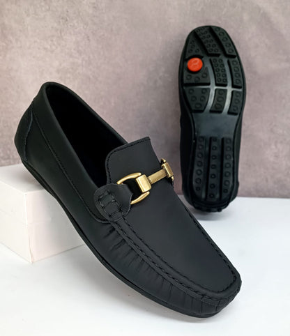MOCASÍN EN CUERO NEGRO